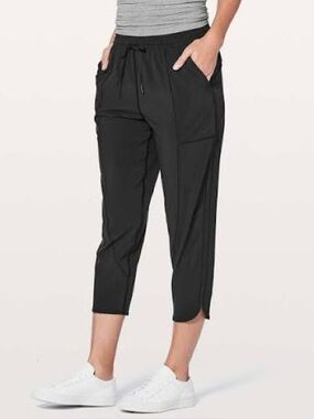 Lululemon Final Play Crop size 4